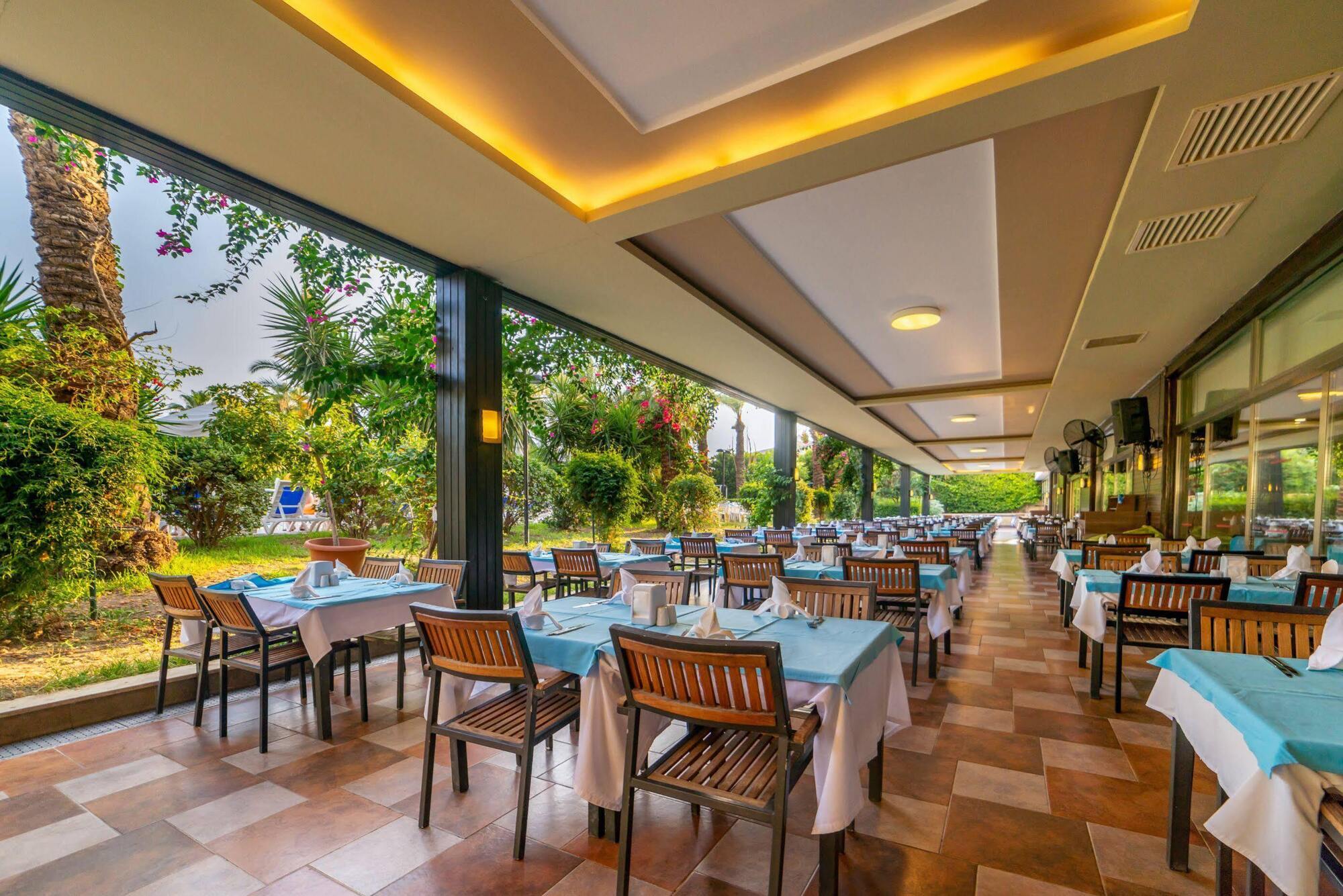 Hane Hotel Kumkoy Екстериор снимка