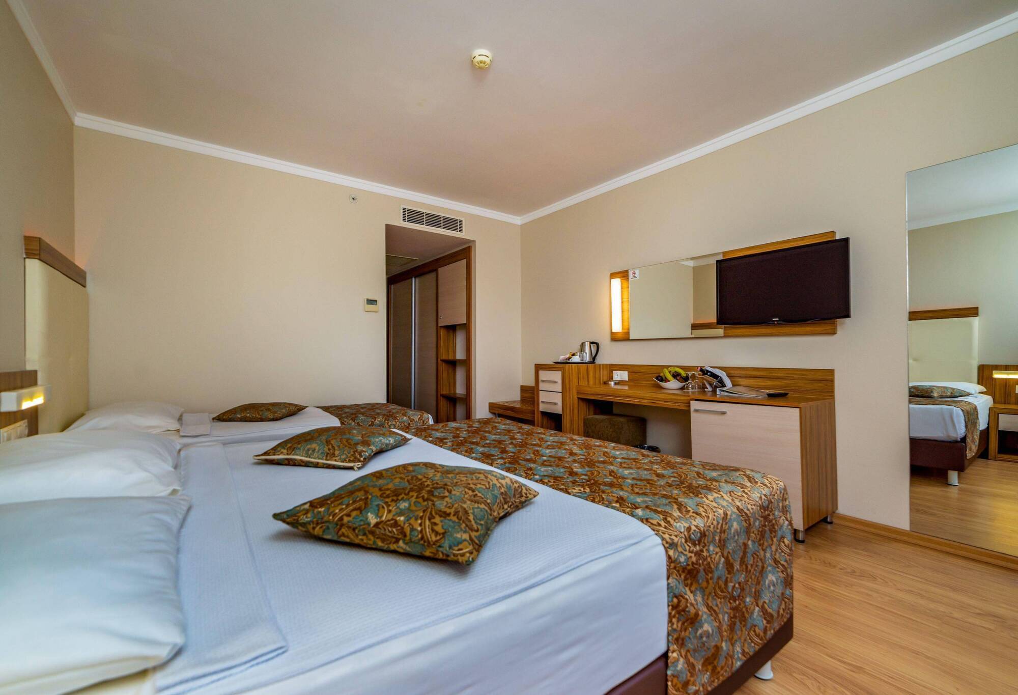 Hane Hotel Kumkoy Екстериор снимка